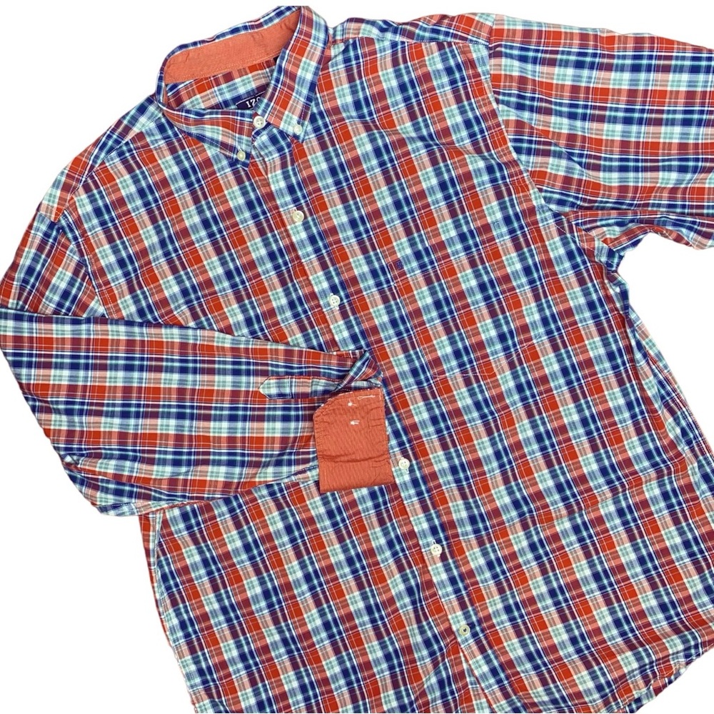 IZOD ☆ Long Sleeve Button Down Shirt ☆ Contrasting Flip Cuffs